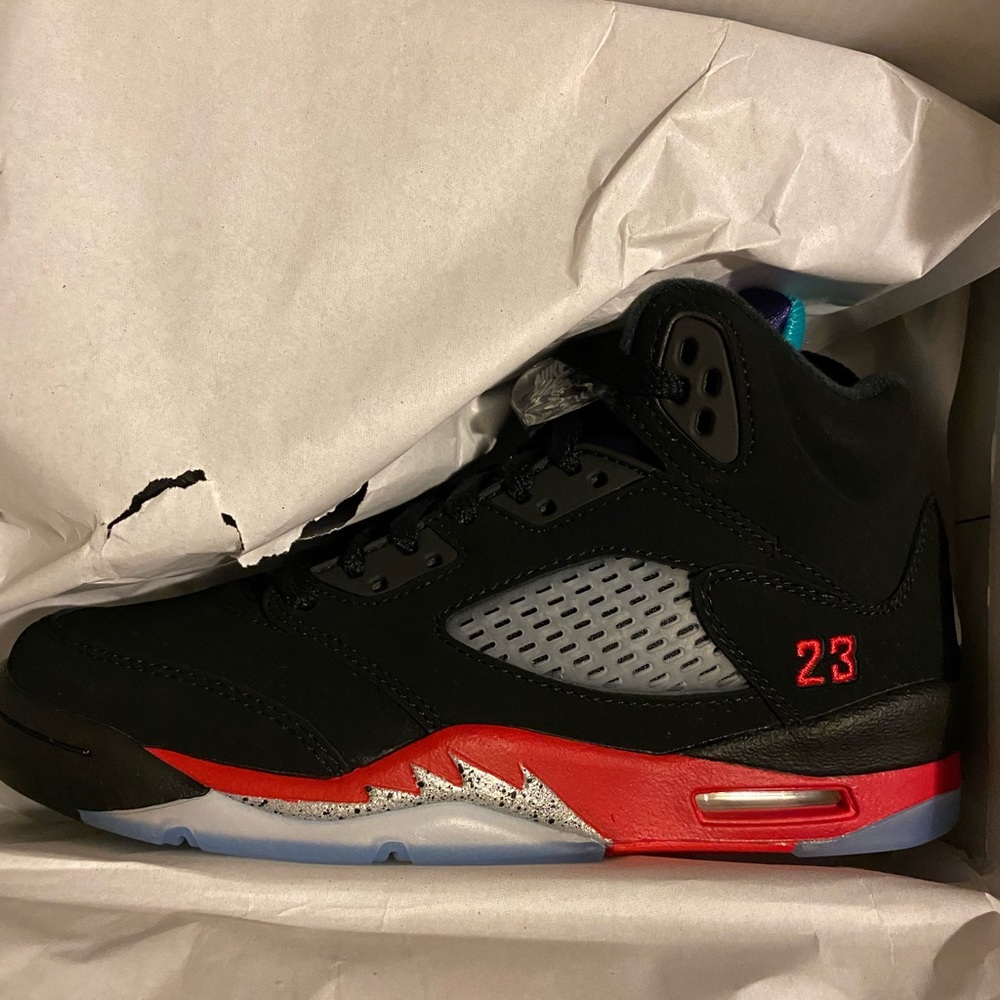 Brand new AIR Jordans 5 Retro GS SIZE 3.5